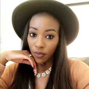 Meet your Posher, Devyn